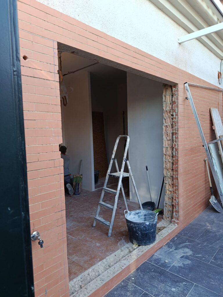 cerramiento de aluminio en Almensilla - elhispanoreformasintegrales.com