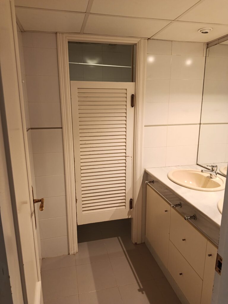 Reforma de baño en Tomares - elhispanoreformasintegrales.com
